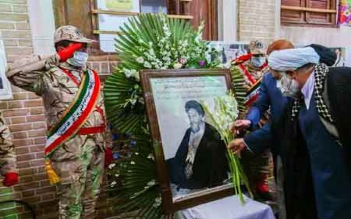 زنگ چهل و سومین بهار انقلاب در مدارس قم نواخته و بیت امام (ره) گلباران شد زنگ چهل و سومین بهار انقلاب در مدارس قم نواخته و بیت امام (ره) گلباران شد